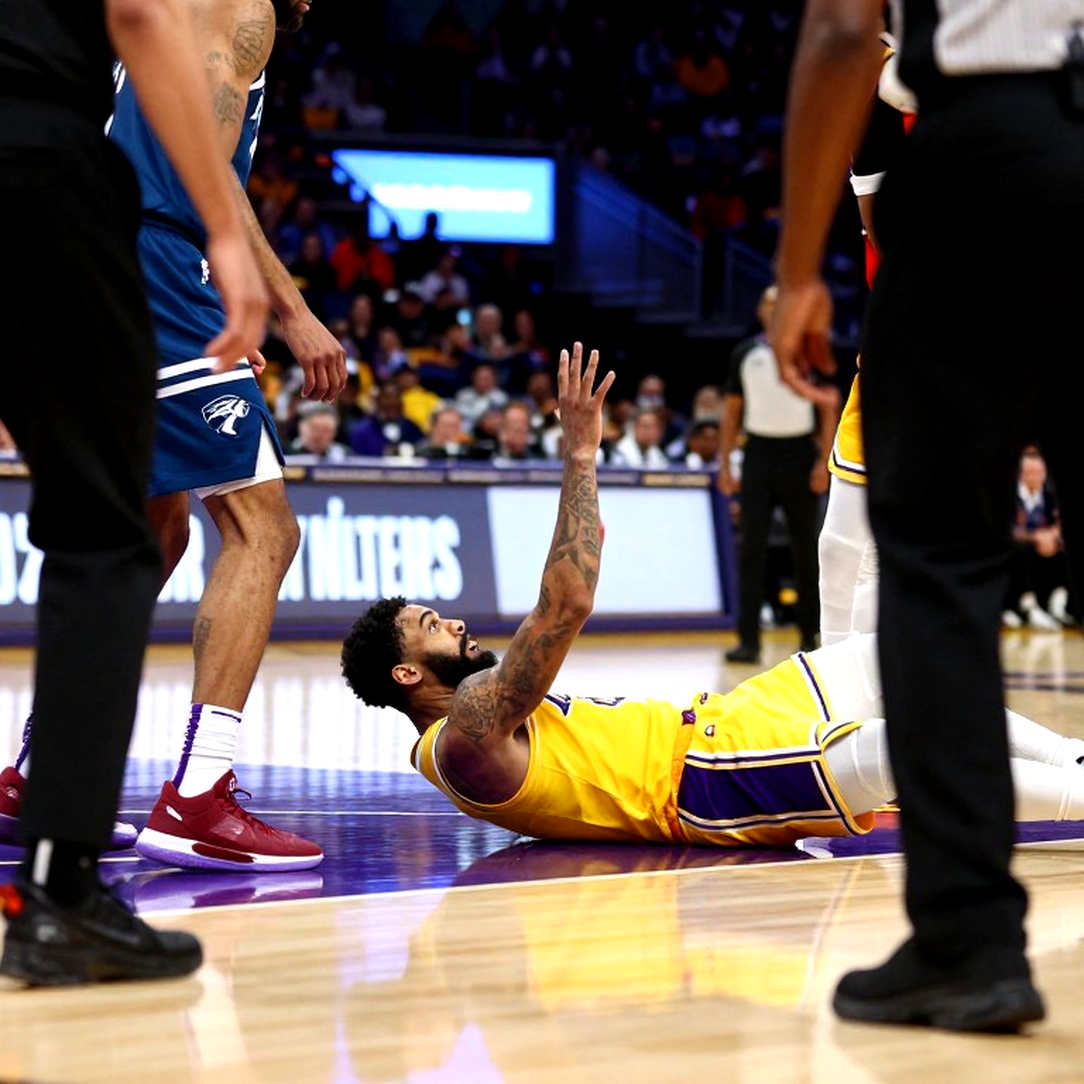 Một phần mười cái giá của tự do: NBA muốn mua lại thứ bóng rổ châu Âu đã tự xây