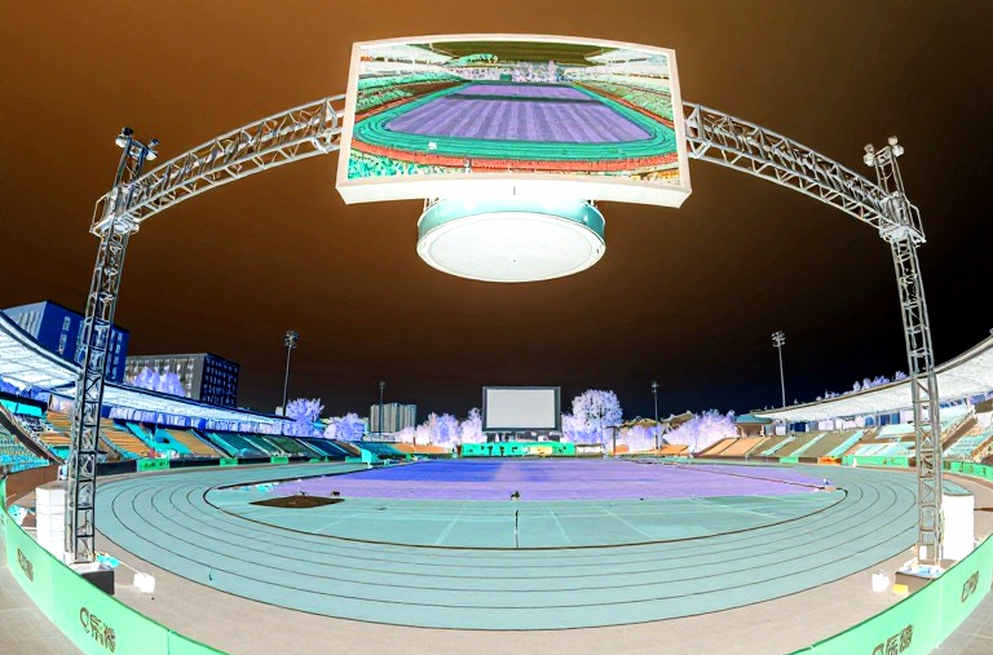 Amy Hunt bứt phá với 22.16 giây tại Diamond League final