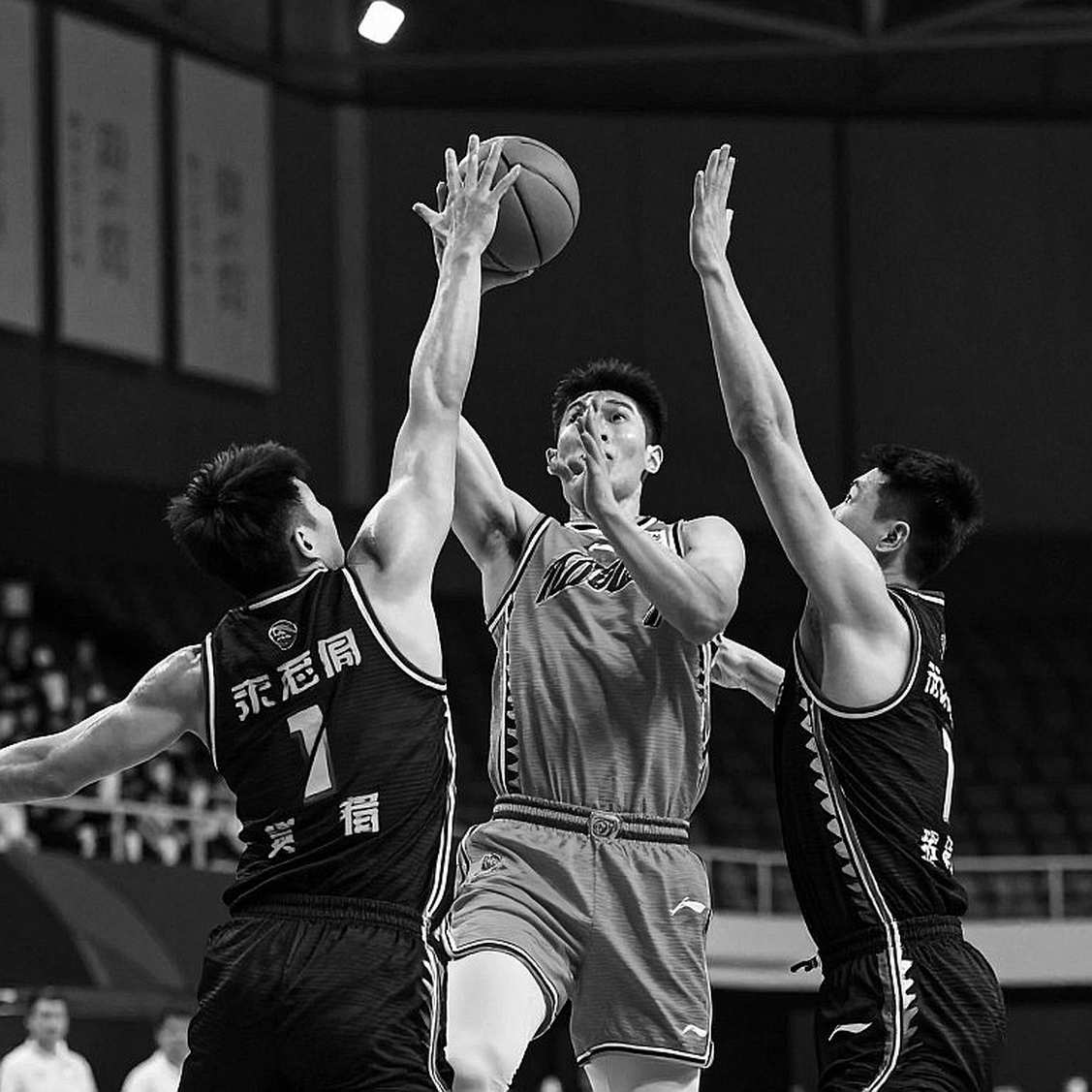 Vụ điều tra Thomas Walkup: EuroLeague vào cuộc, Olympiakos đối mặt với cơn bão chuyển nhượng Vụ điều tra Thomas Walkup: EuroLeague vào cuộc, Olympiakos đối mặt với cơn bão chuyển nhượng