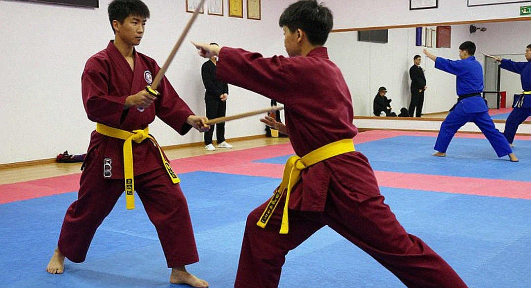 Hồ sơ Inam Butt: đôi mắt, chiếc TUE đến muộn và tấm huy chương bạc bị gạch khỏi bảng thành tích